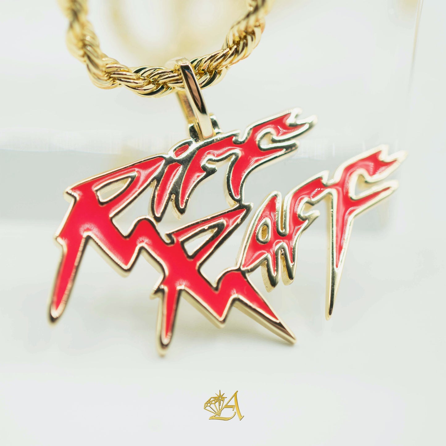 iCONiC RiFF RAFF GLOW iN THE DARK CHAIN & PENDANT